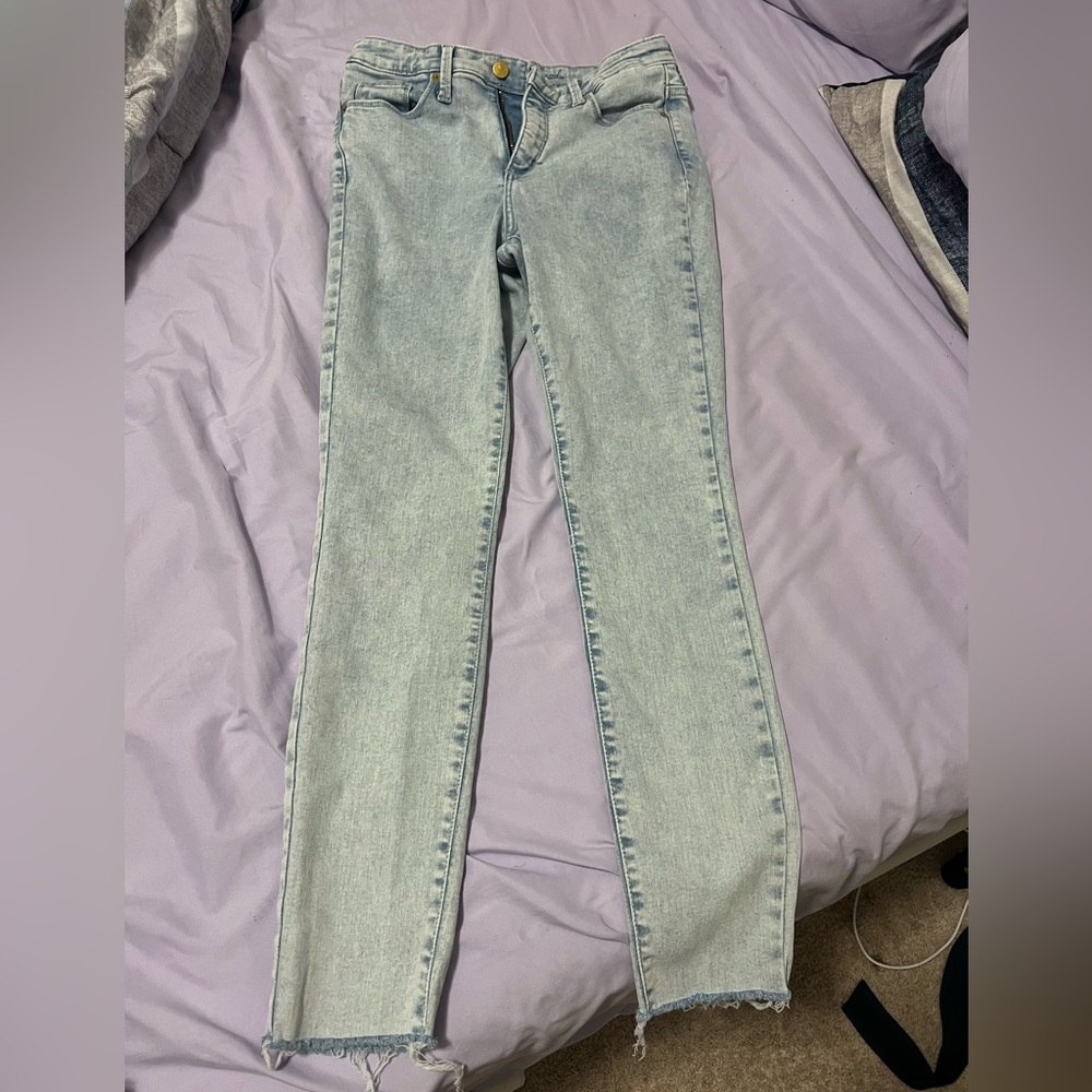 Universal Thread Light Blue Straight-Leg Jeans